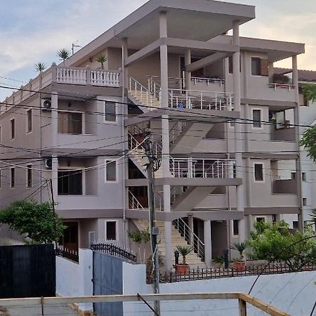 Guest House "Pisha" Durres Ngoại thất bức ảnh