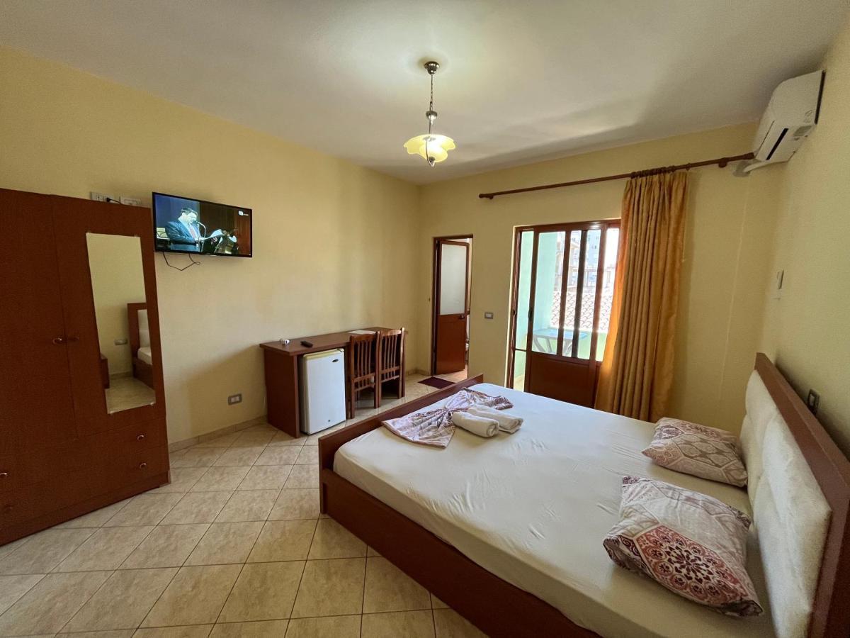Guest House "Pisha" Durres Ngoại thất bức ảnh