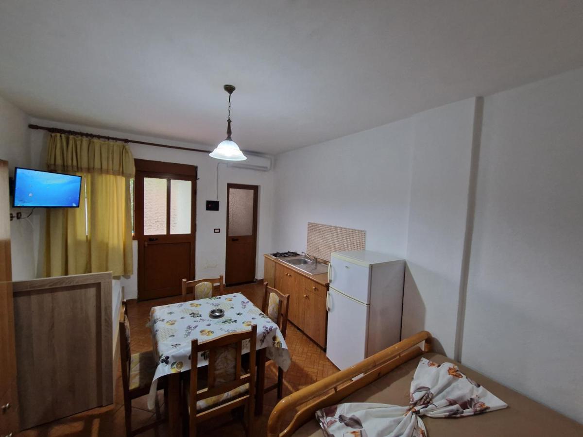 Guest House "Pisha" Durres Ngoại thất bức ảnh