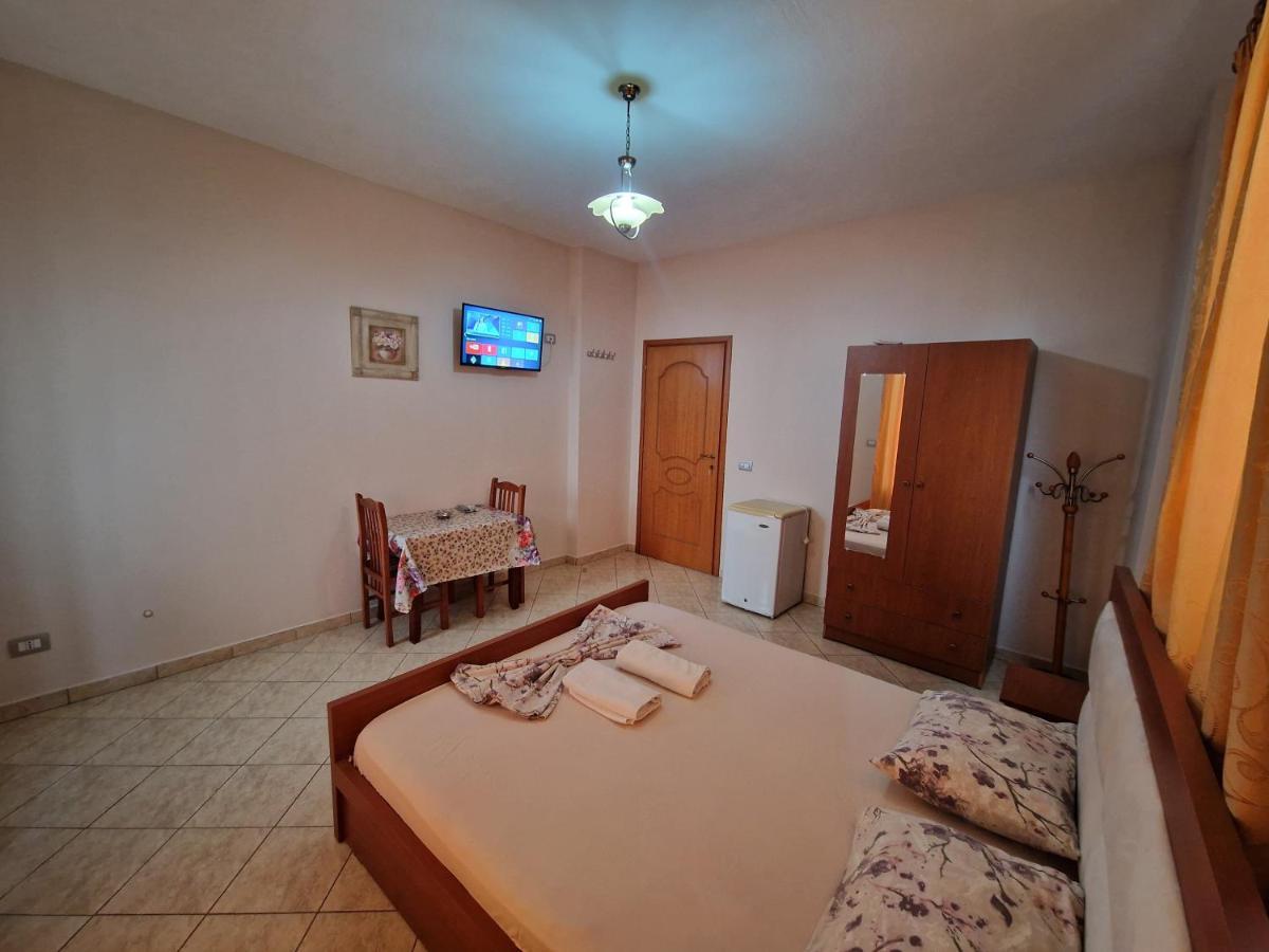 Guest House "Pisha" Durres Ngoại thất bức ảnh