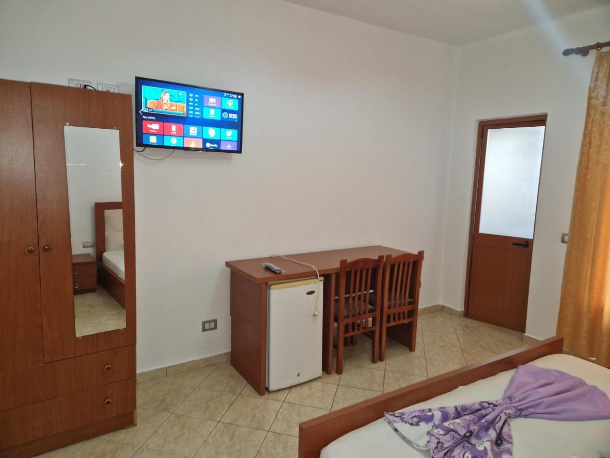 Guest House "Pisha" Durres Ngoại thất bức ảnh