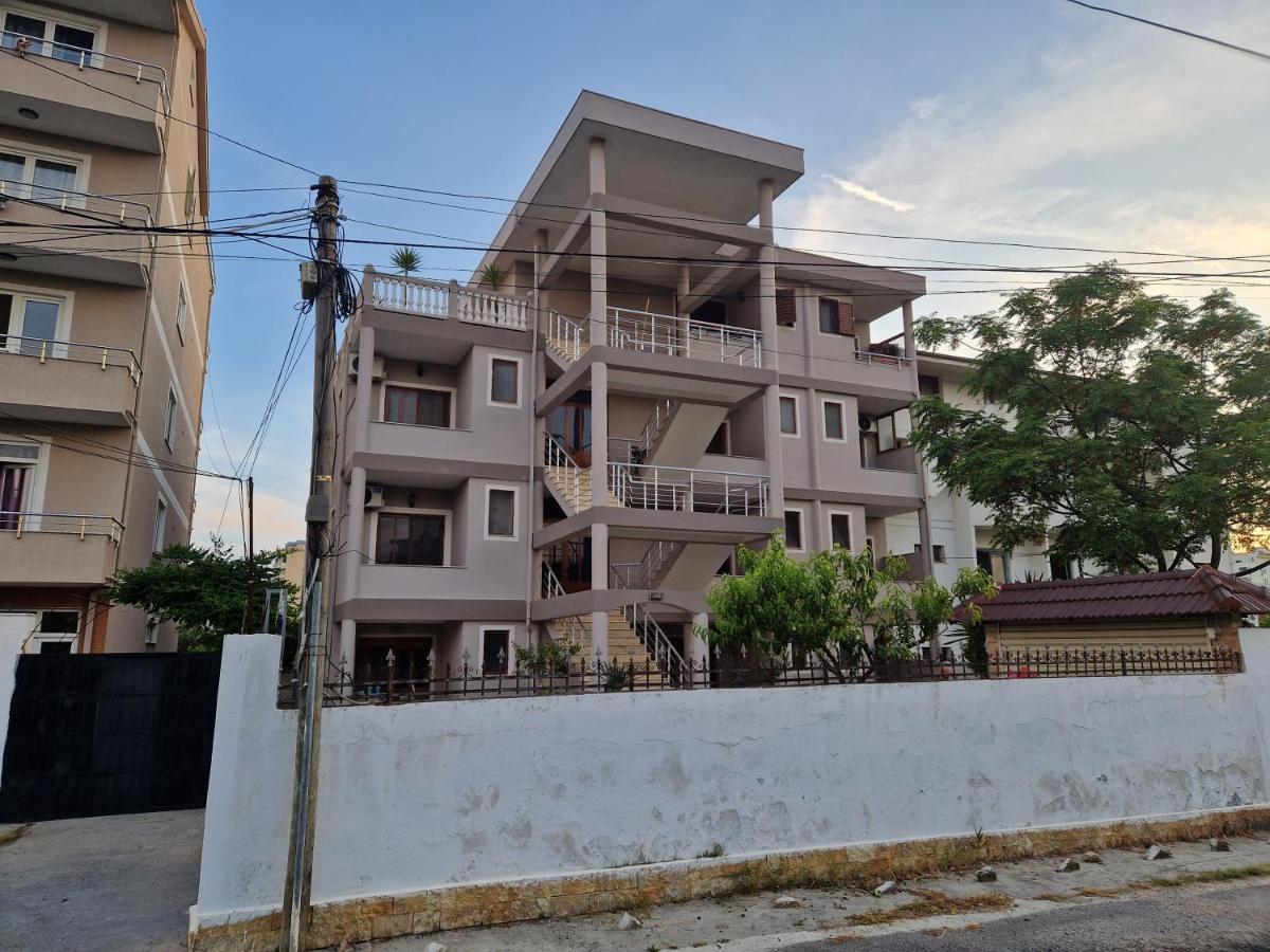 Guest House "Pisha" Durres Ngoại thất bức ảnh
