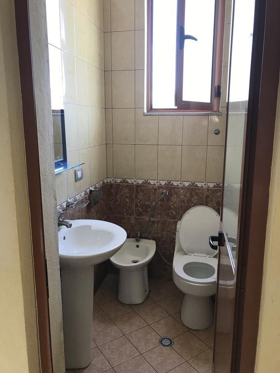 Guest House "Pisha" Durres Ngoại thất bức ảnh