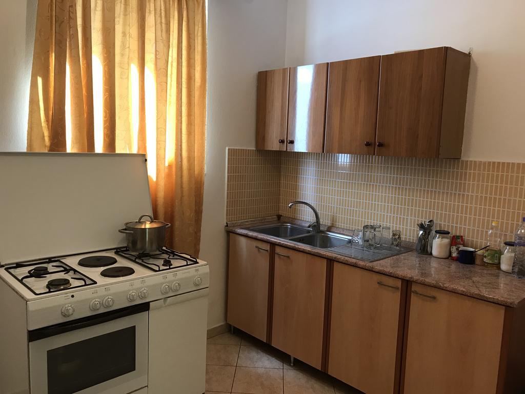 Guest House "Pisha" Durres Ngoại thất bức ảnh