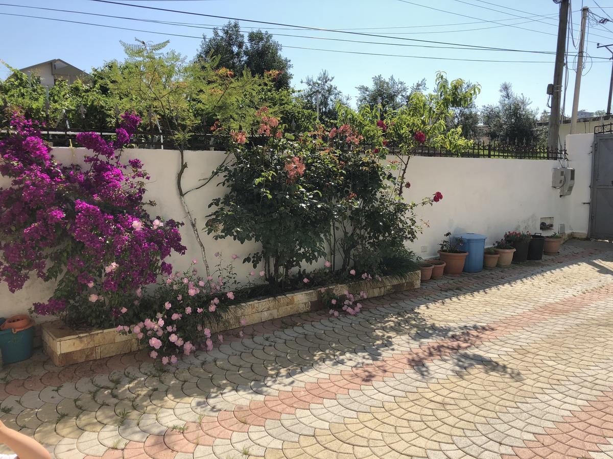 Guest House "Pisha" Durres Ngoại thất bức ảnh