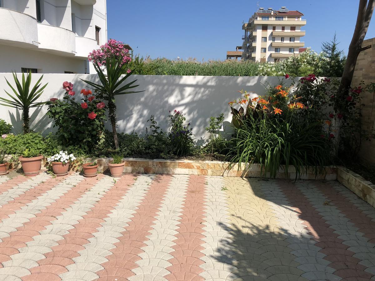 Guest House "Pisha" Durres Ngoại thất bức ảnh