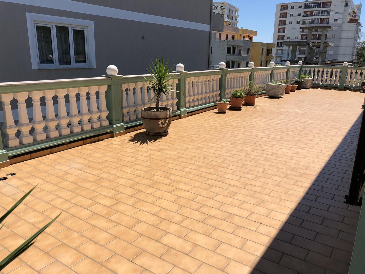 Guest House "Pisha" Durres Ngoại thất bức ảnh